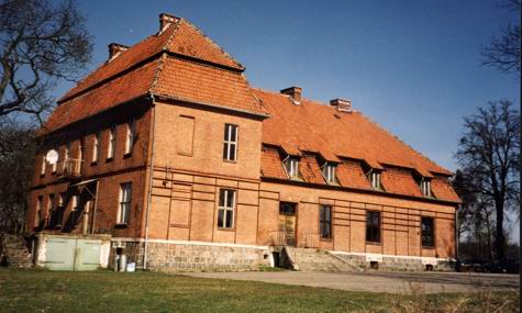 Dw�r w Gub�awkach widok od strony zat. Kraga